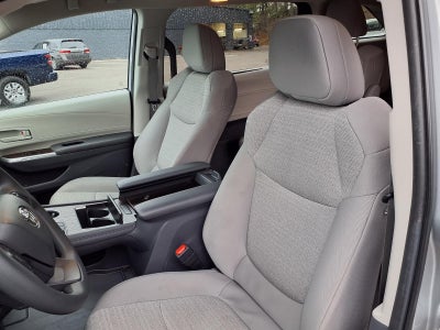 2024 Toyota Sienna LE