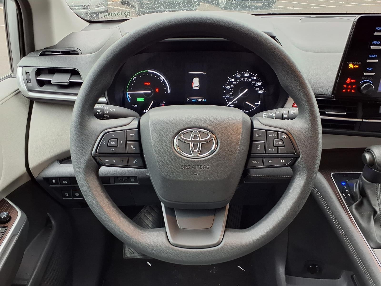 2024 Toyota Sienna LE