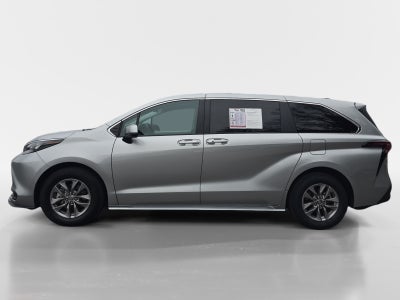 2024 Toyota Sienna LE