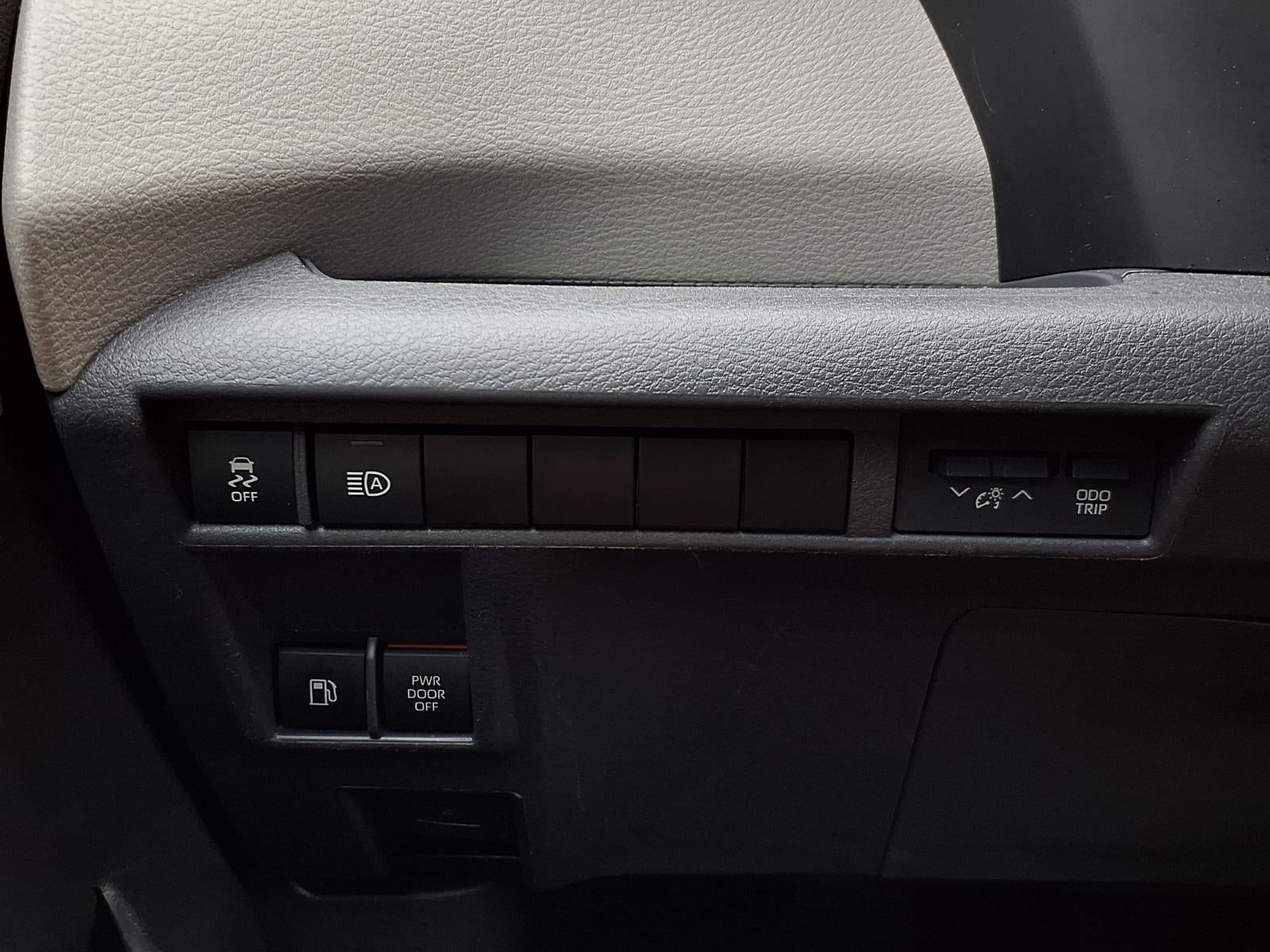 2024 Toyota Sienna LE