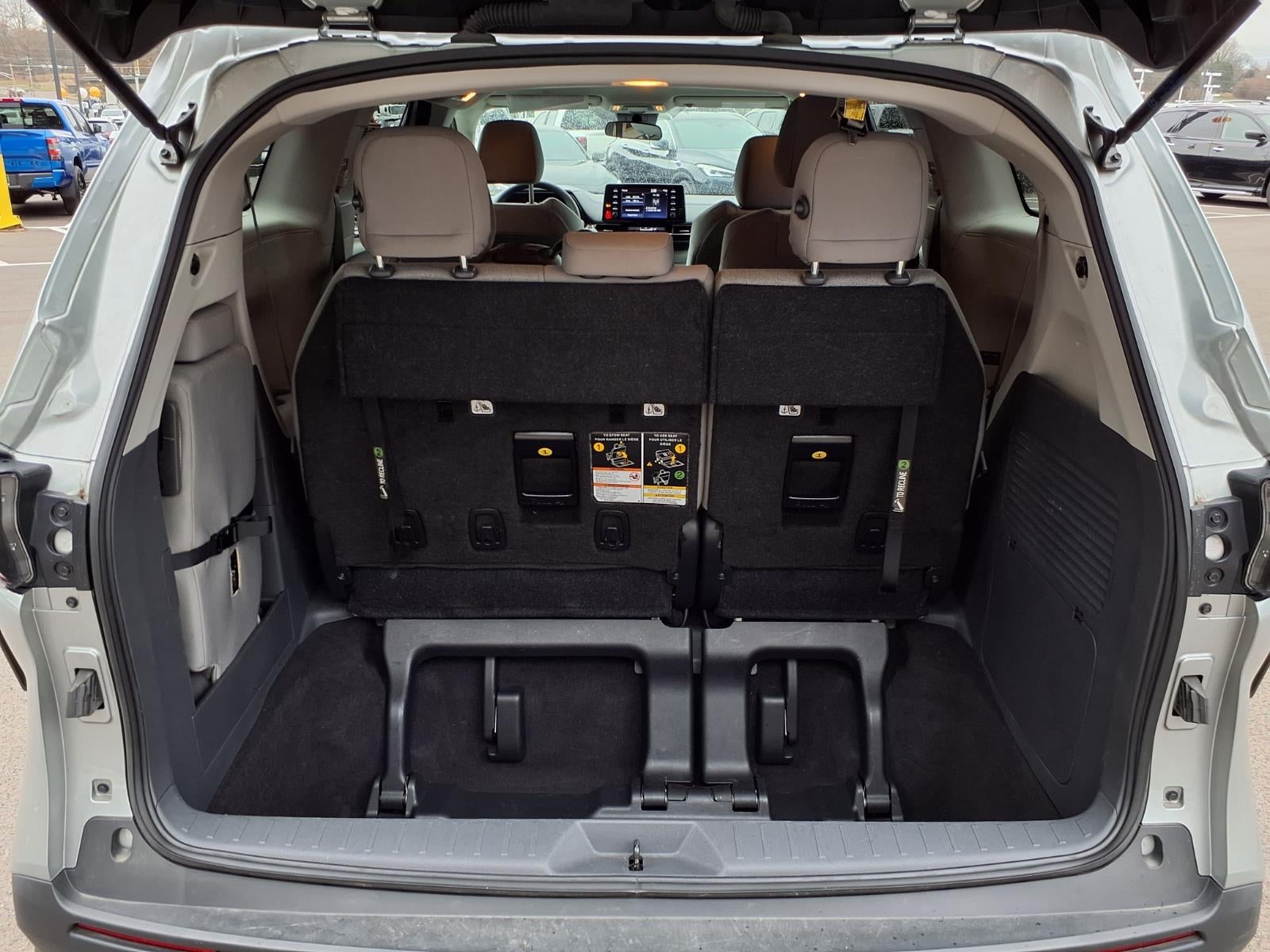 2024 Toyota Sienna LE