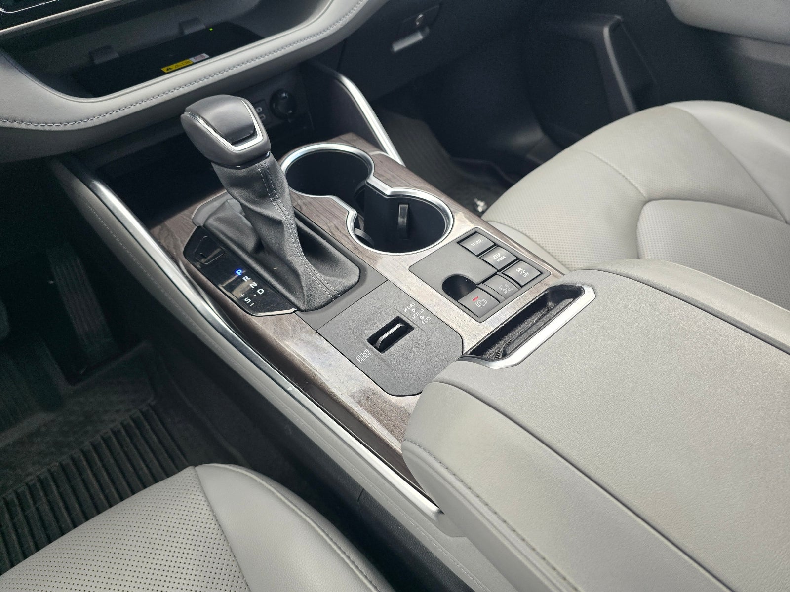 2024 Toyota Highlander Hybrid Hybrid Limited