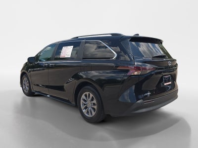 2025 Toyota Sienna XLE