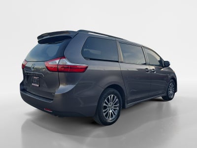 2019 Toyota Sienna XLE
