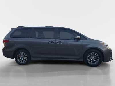 2019 Toyota Sienna XLE
