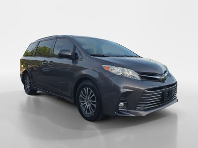 2019 Toyota Sienna XLE