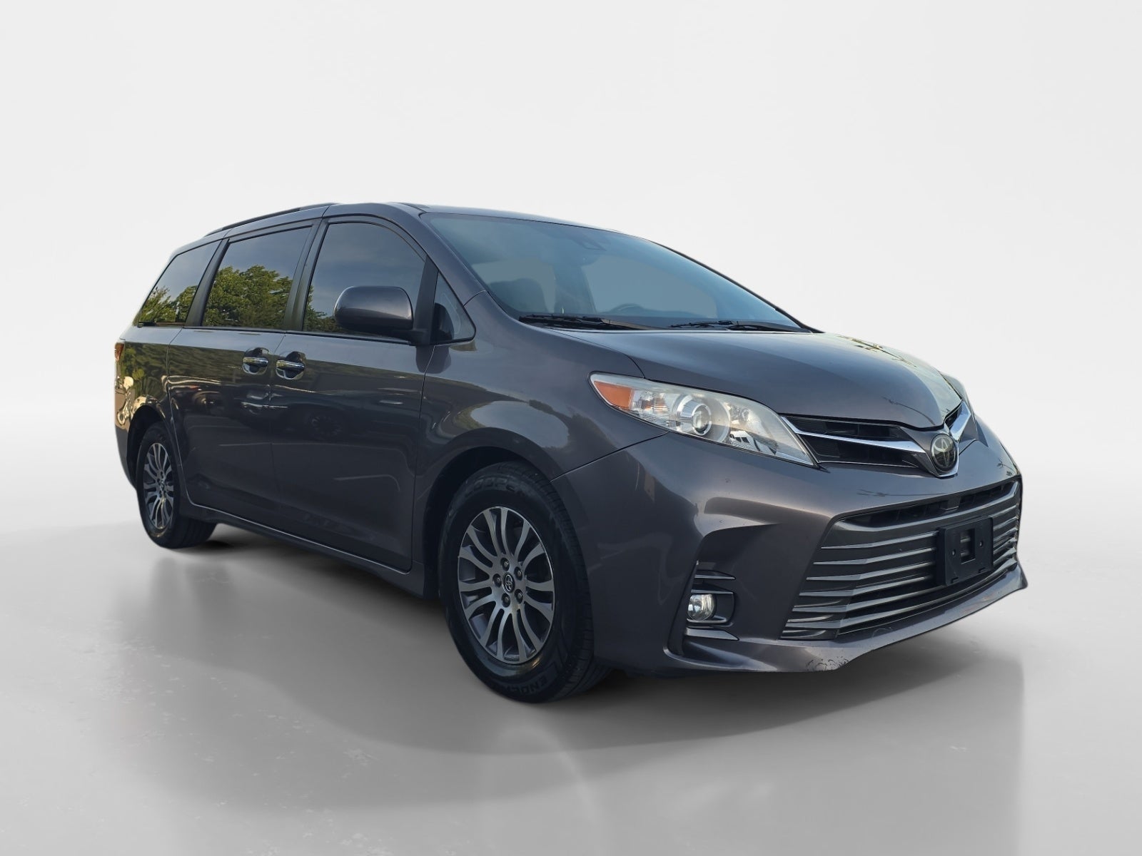2019 Toyota Sienna XLE