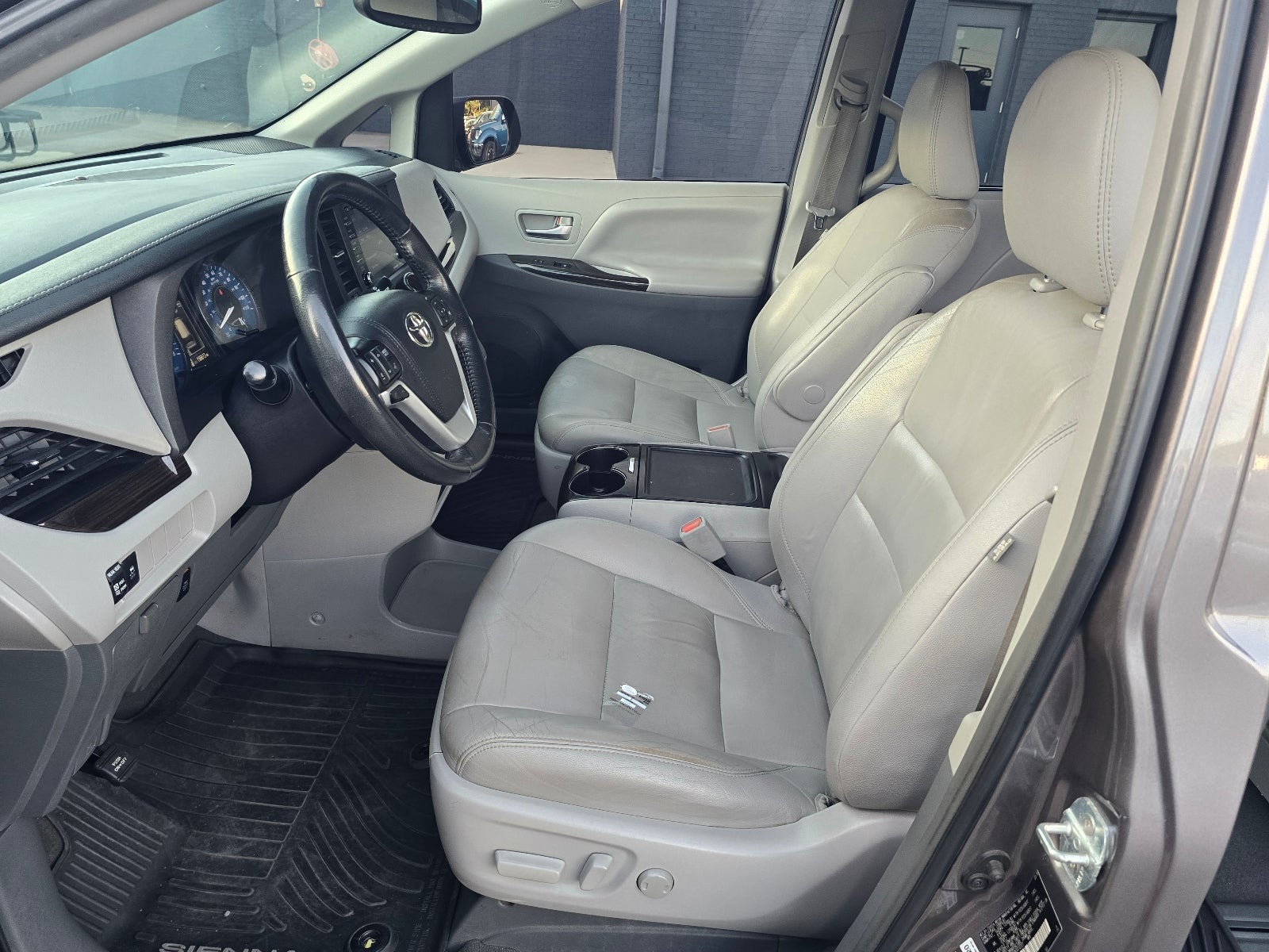 2019 Toyota Sienna XLE