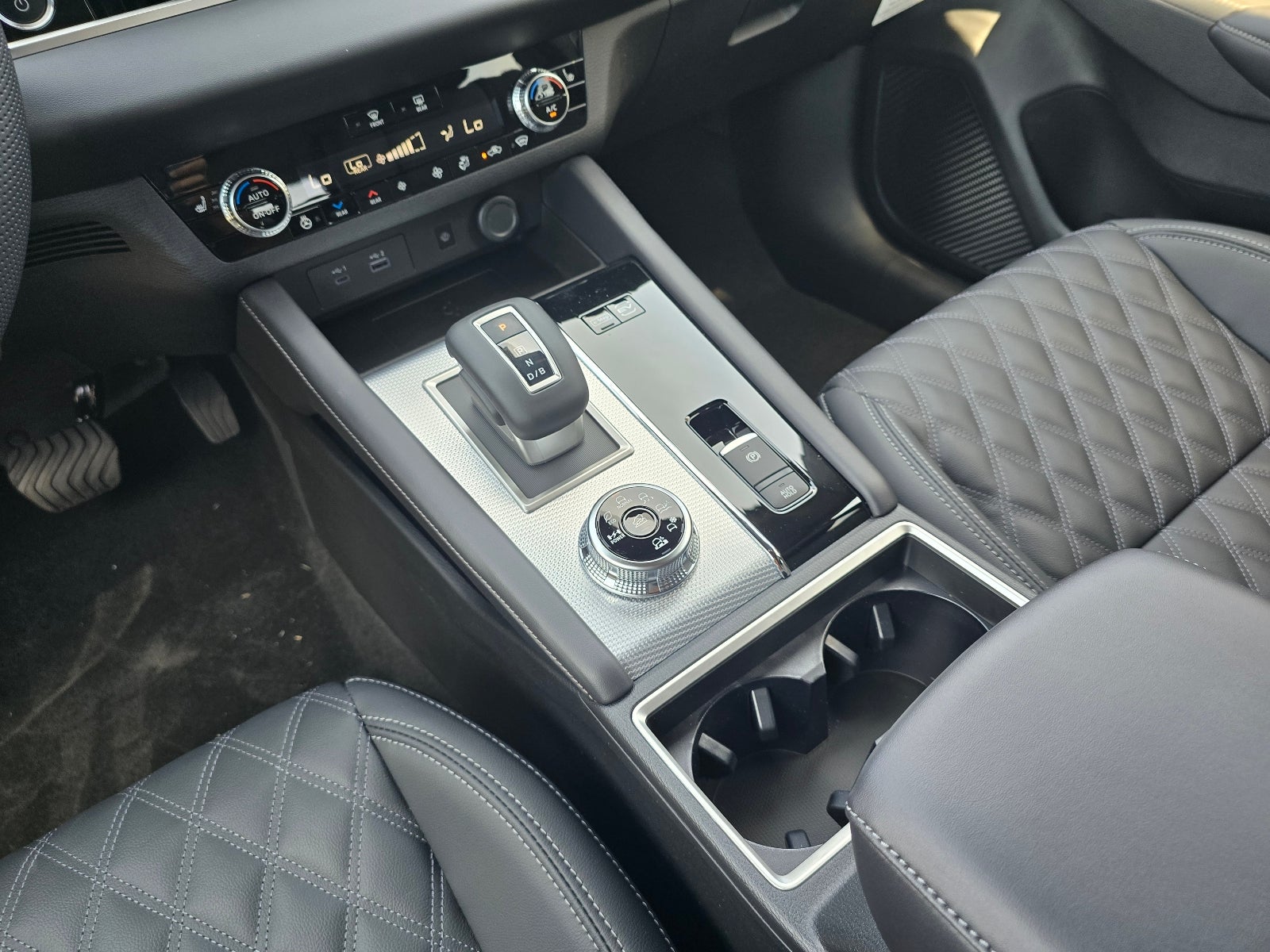2026 Nissan Rogue Plug-in Hybrid Platinum