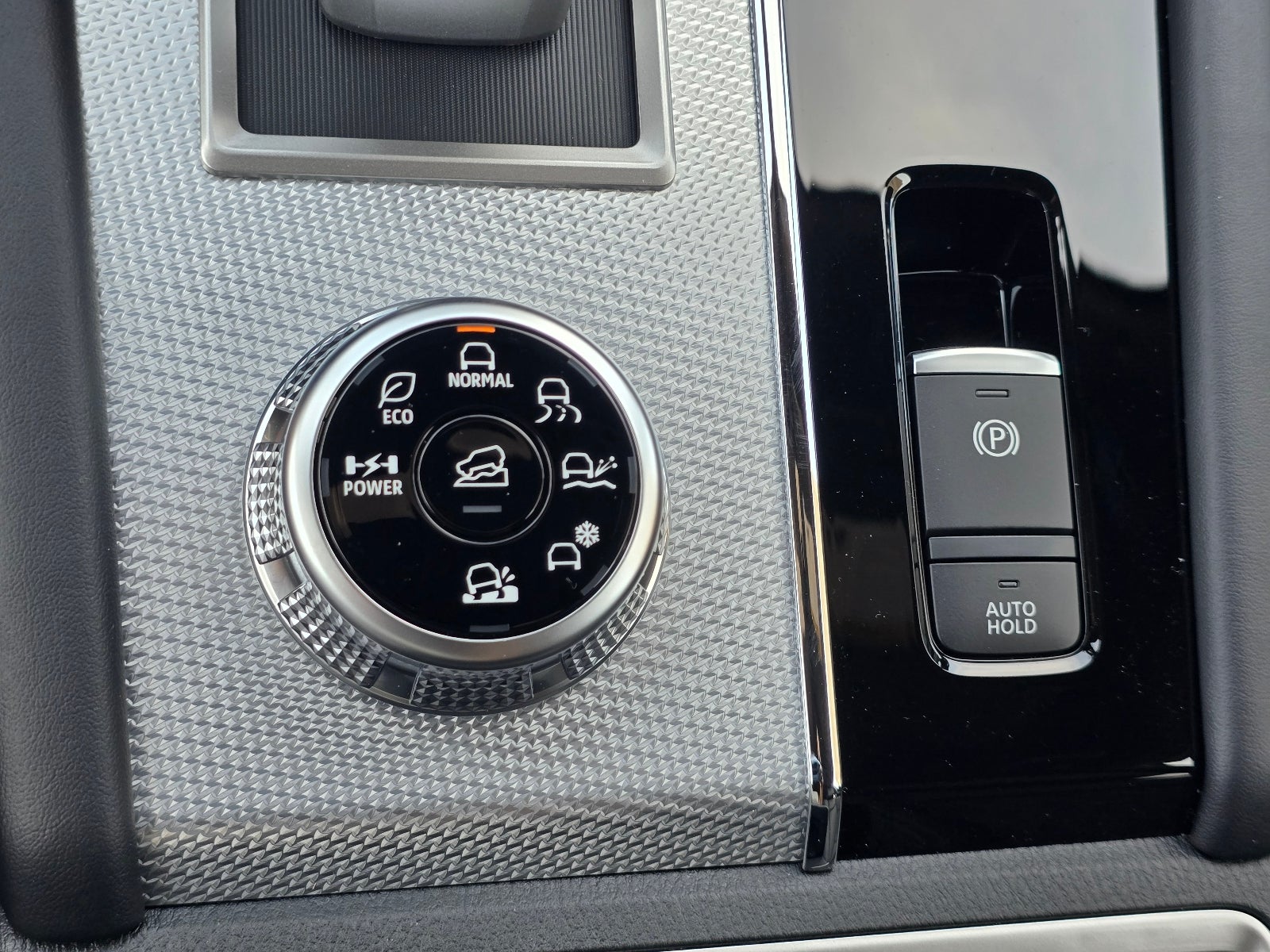 2026 Nissan Rogue Plug-in Hybrid Platinum