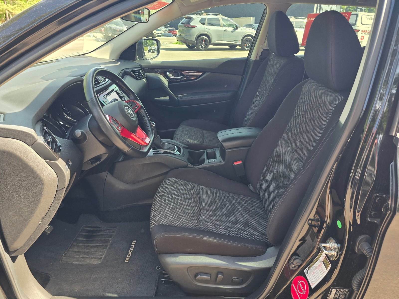 2022 Nissan Rogue Sport SV
