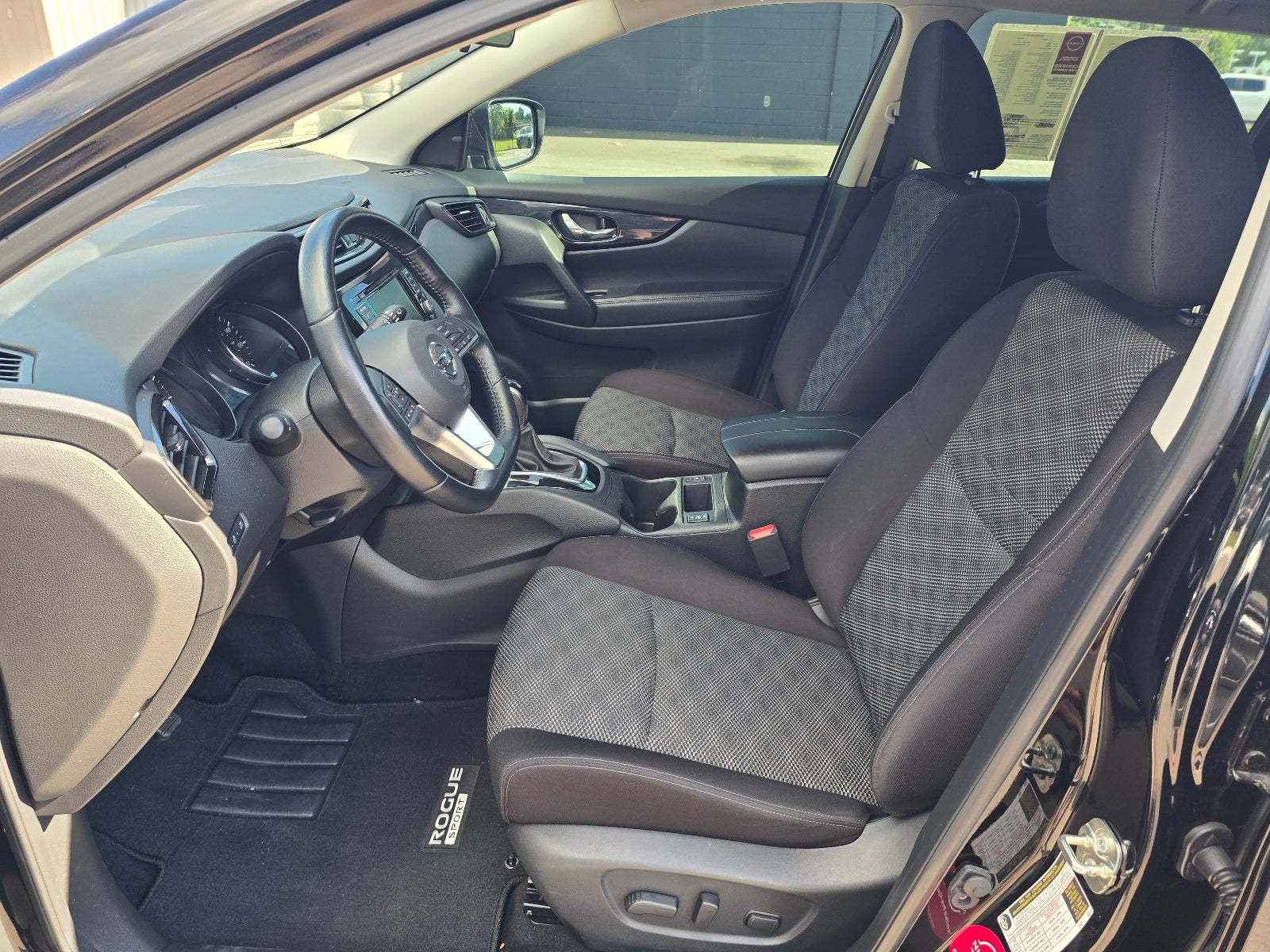 2022 Nissan Rogue Sport SV