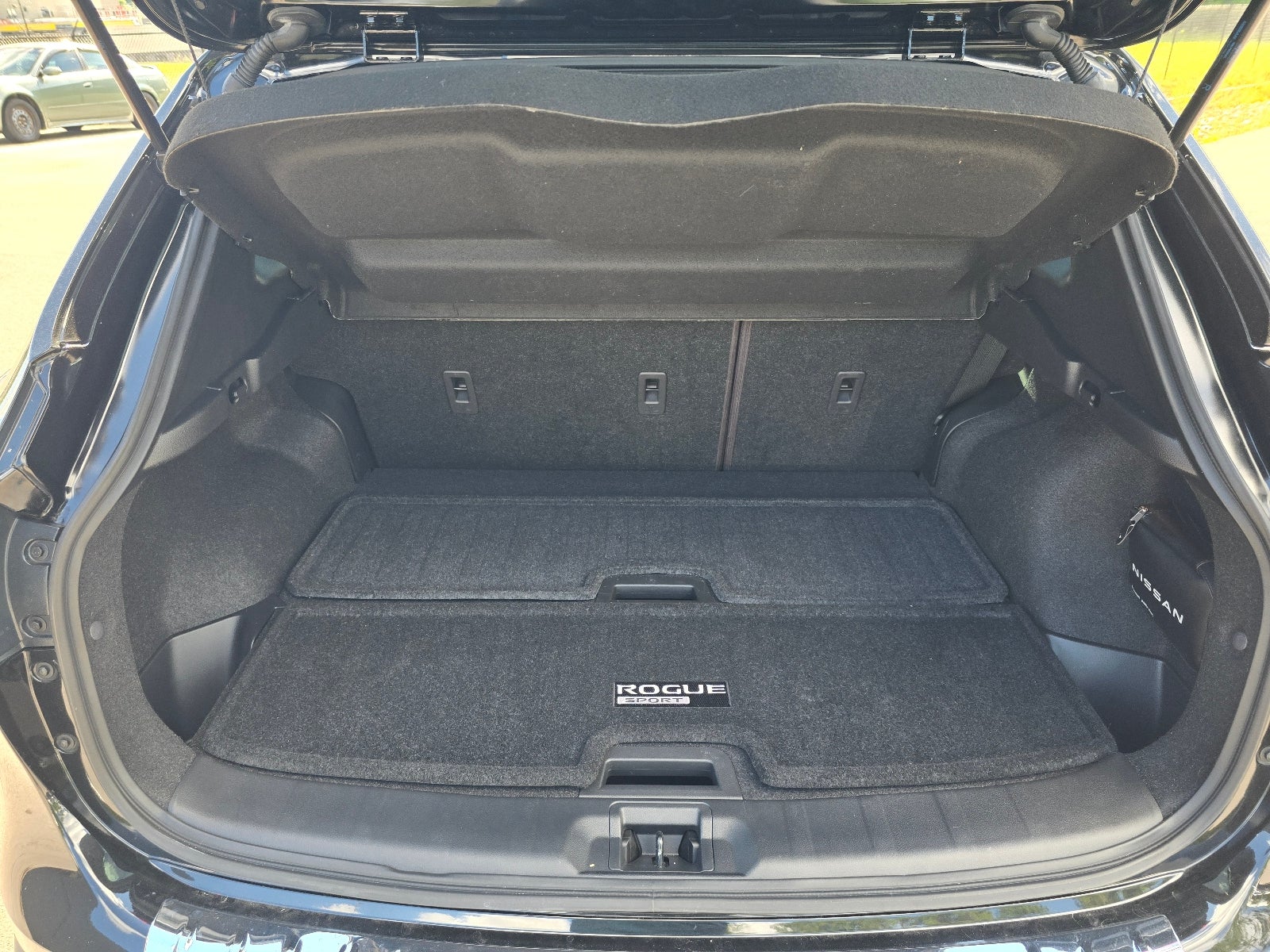2022 Nissan Rogue Sport SV