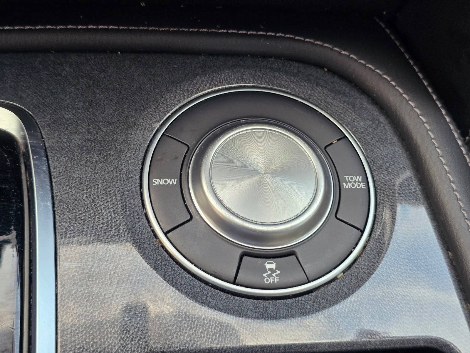 2024 Nissan Armada SV