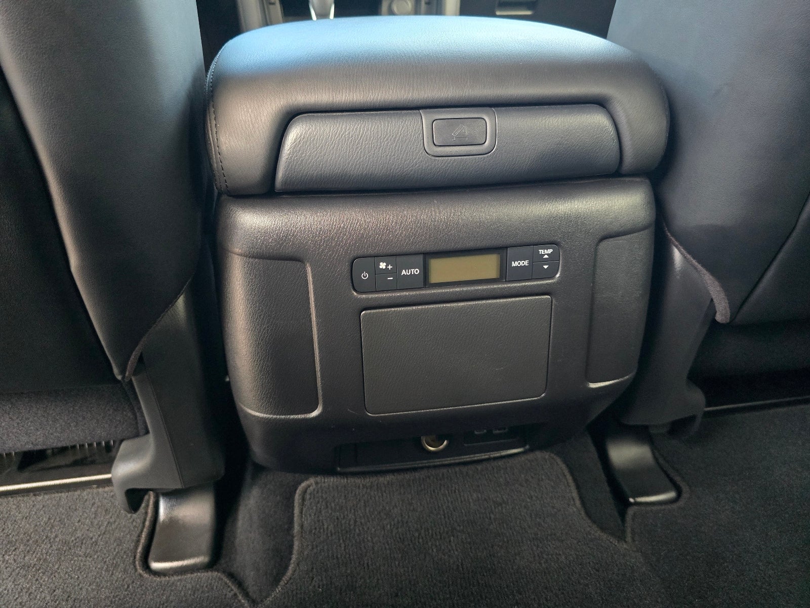 2024 Nissan Armada SV