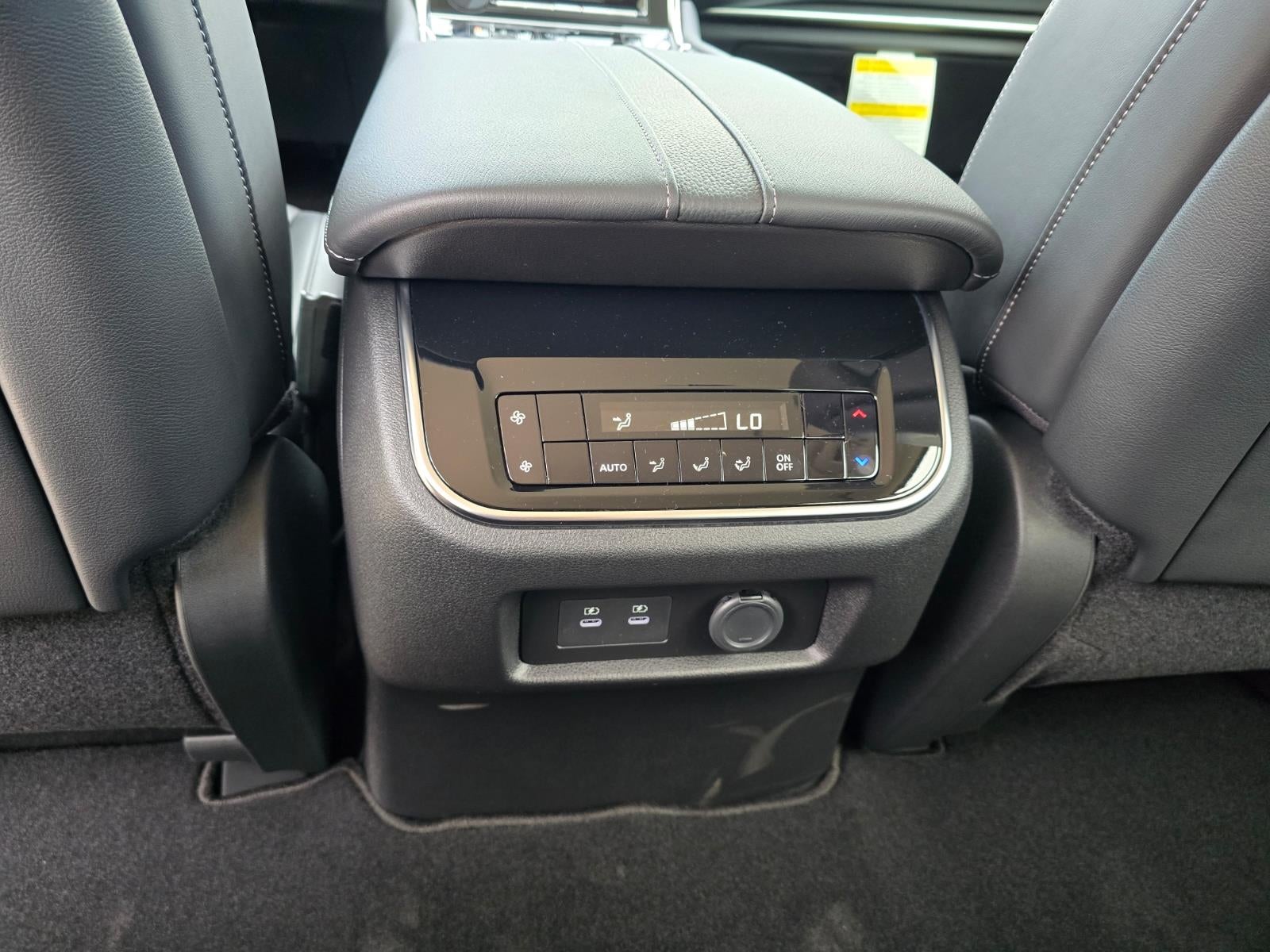 2026 Nissan Armada SV