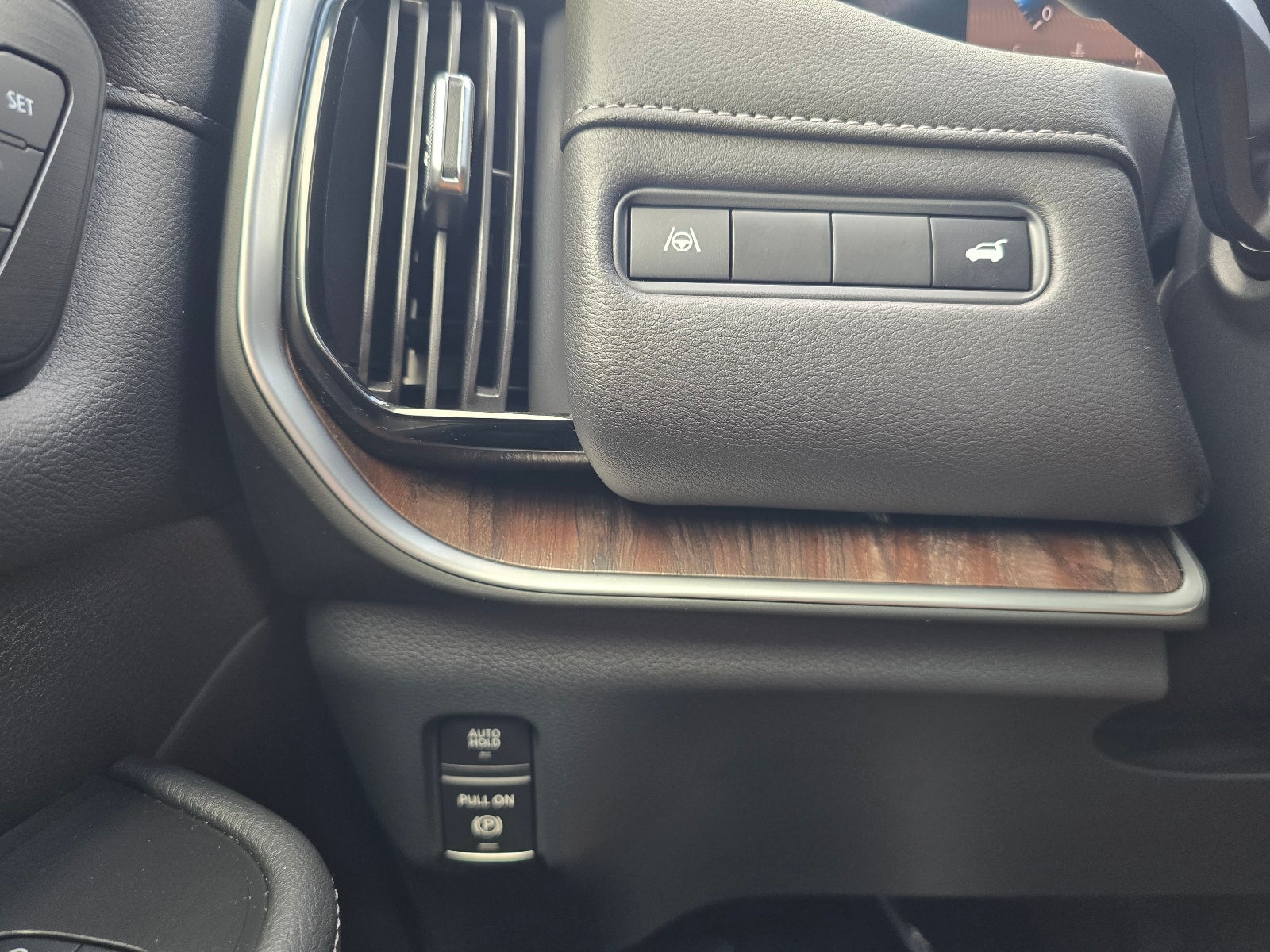 2025 Nissan Armada SL