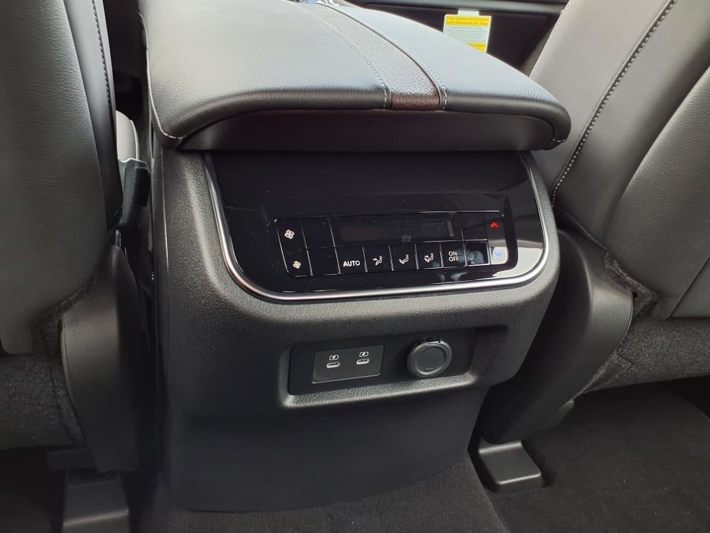 2025 Nissan Armada SL