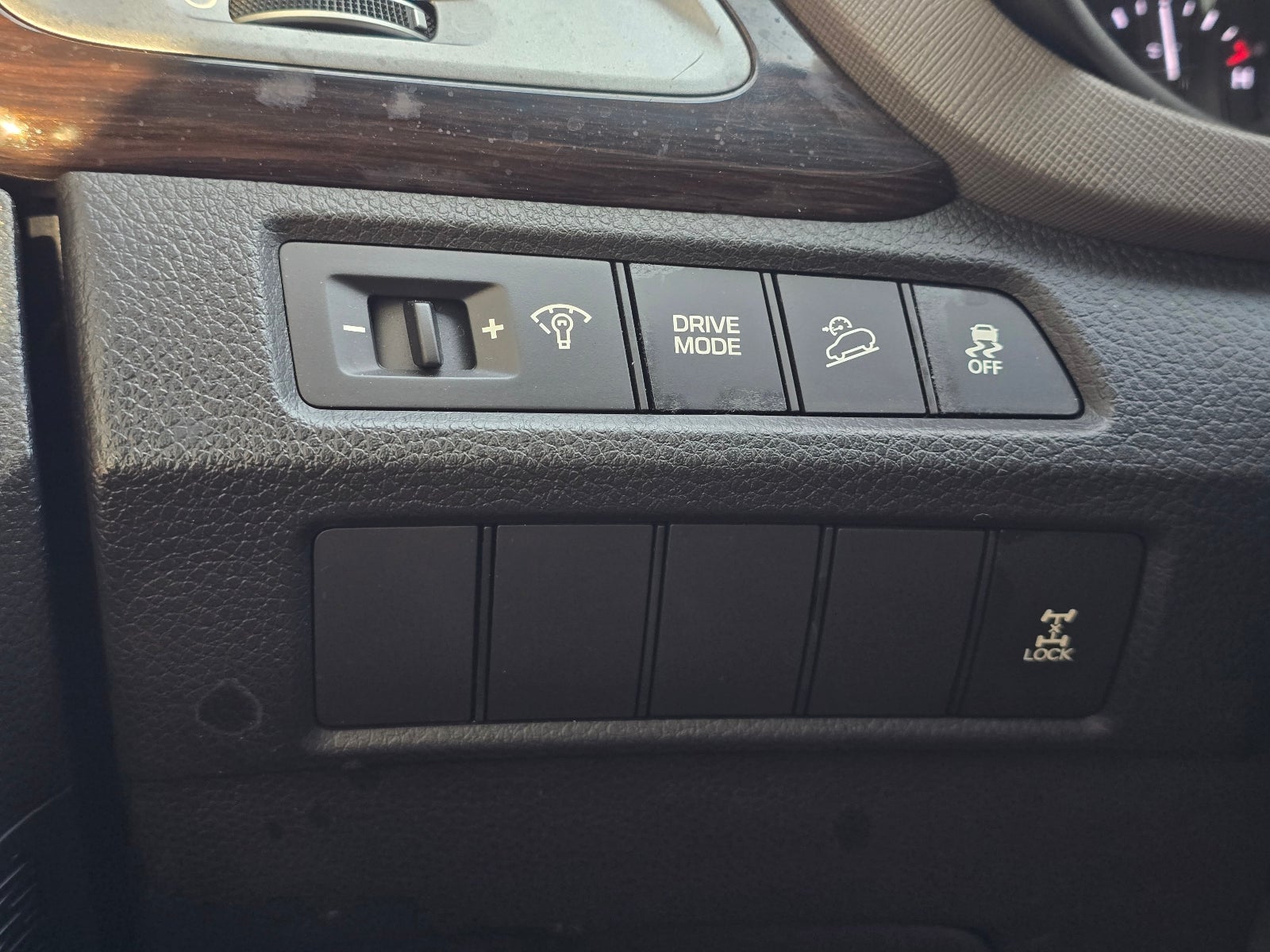 2017 Hyundai Santa Fe XL SE