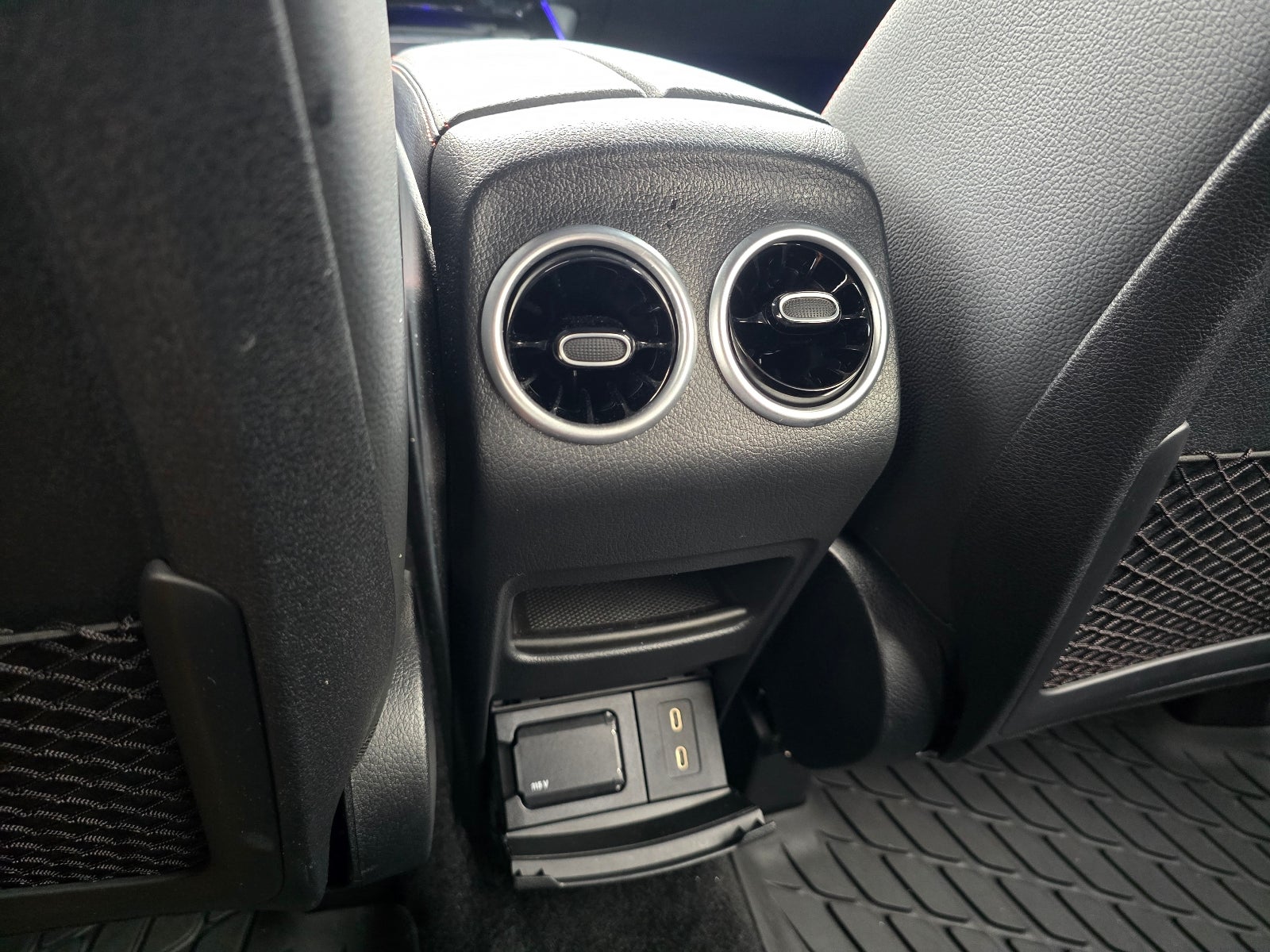 2024 Mercedes-Benz GLB 250